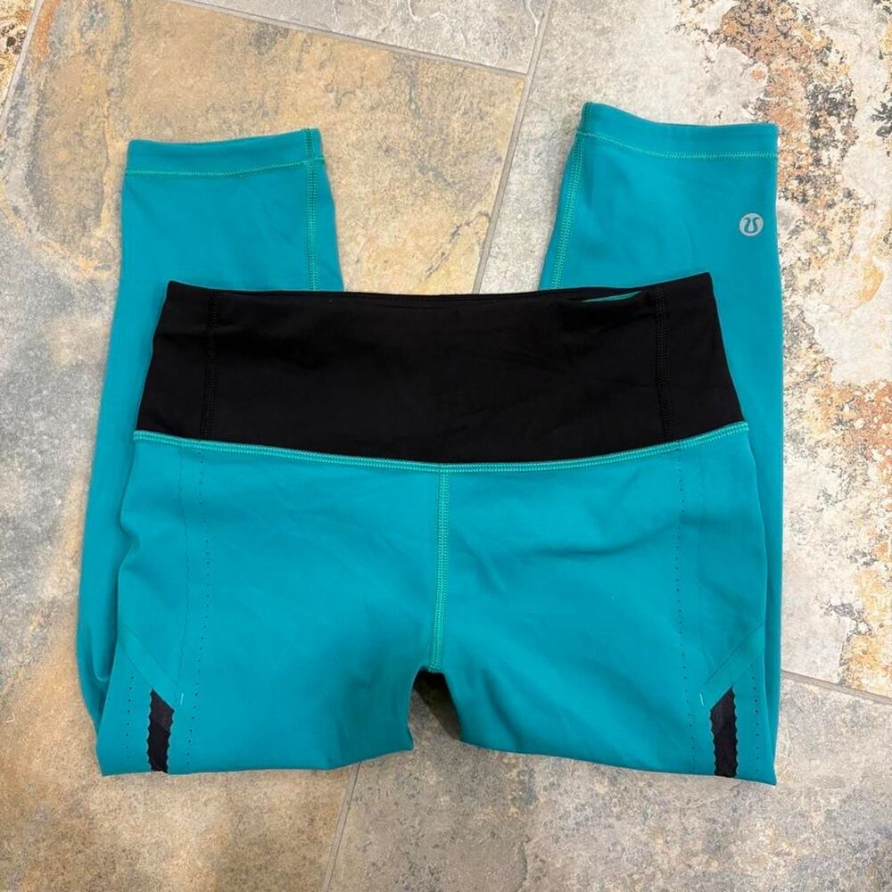 Lululemon Women's Blue and Green Leggings